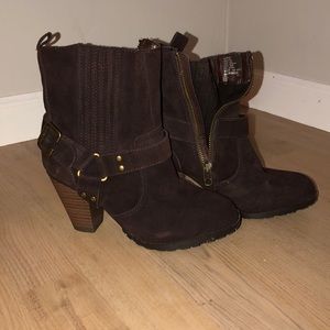 Brown mid boots!